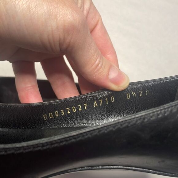 Salvatore Ferragamo Black Leather Low Heeled Pointed Toe Flats sz 8.5 2A Narrow - Picture 7 of 16